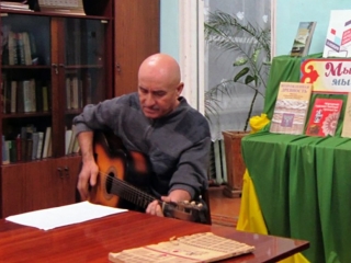 Вячеслав Поляков на творческой встрече с читателями Камской библиотеки.