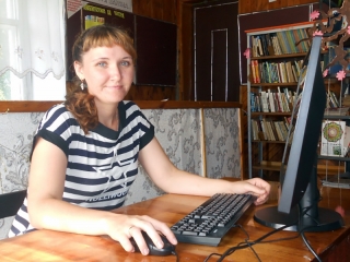 Новый компьютер в сельской библиотеке Граховского района