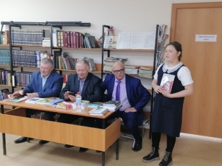 Встреча с известными писателями Удмуртии в Шарканской библиотеке