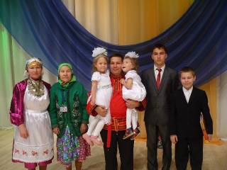 Семья Мукановых на конкурсе «Мир един для всех»