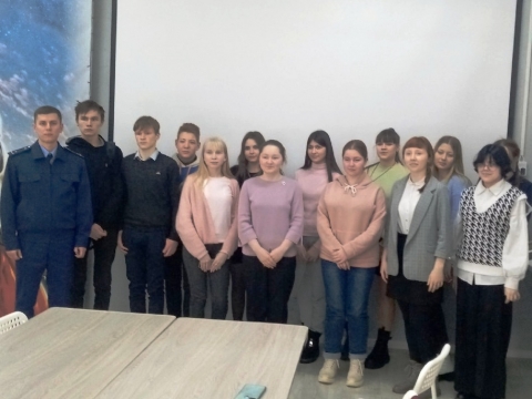 Встреча с помощником прокурора в районной библиотеке