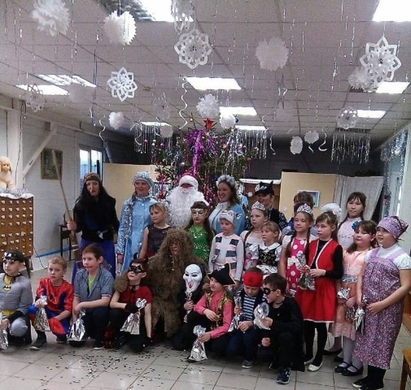 Новогодние представления в районной библиотеке