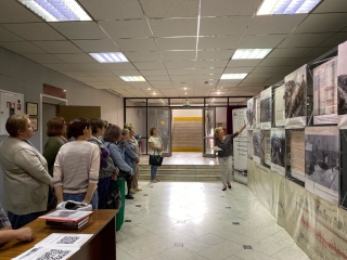 Передвижную выставку архивных документов посетили библиотекари Можгинского района