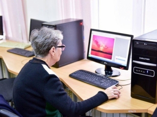 Компьютерные курсы для пожилых людей в Кезской библиотеке
