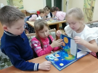 Патриотический час «Гордый сокол России» в Увинской детской библиотеке