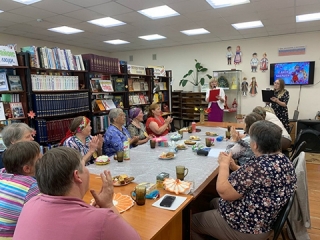 Праздничное мероприятие «С любовью к бабушке» в районной библиотеке
