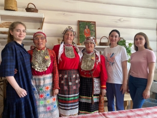 Студенты из Казани в гостях в Вавожской библиотеке