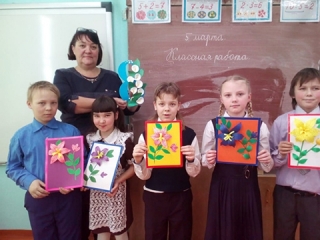 Мастер-класс «Цветы для мамы» в Крымско-Слудской библиотеке