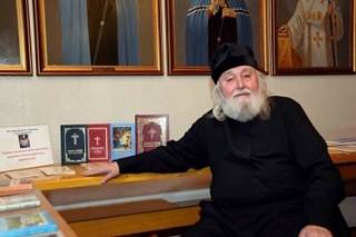 Книжная  выставка «Мой путь в Библию», посвященная М. Г. Атаманову