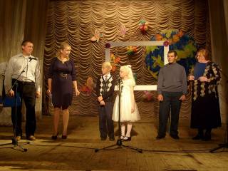 Киясовская семья на зональном этапе конкурса «Мир един для всех»