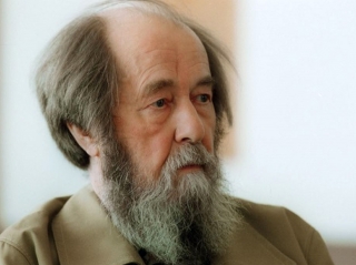 Книжная выставка к 100-летию А. И. Солженицына