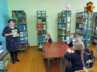 Библиотечный урок «Творцы книг» для учащихся Верхнебемыжской школы