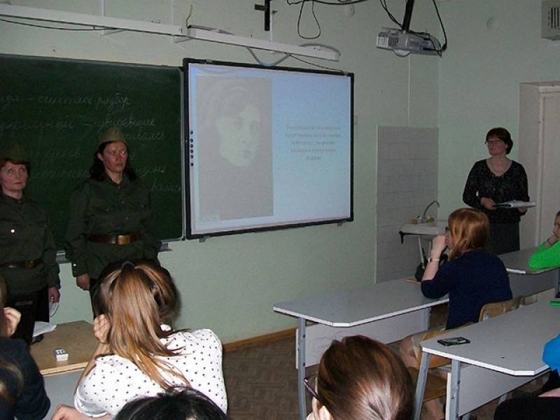 Театрализованная литературно-музыкальная композиция «У войны не женское лицо»