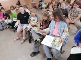 Литературный час «С книгой мир добрей и ярче»
