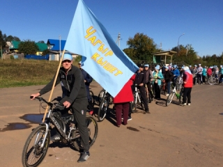 Участие сотрудников Вавожской районной библиотеке в велопробеге «Чагыр кышет» («Голубой платок»)